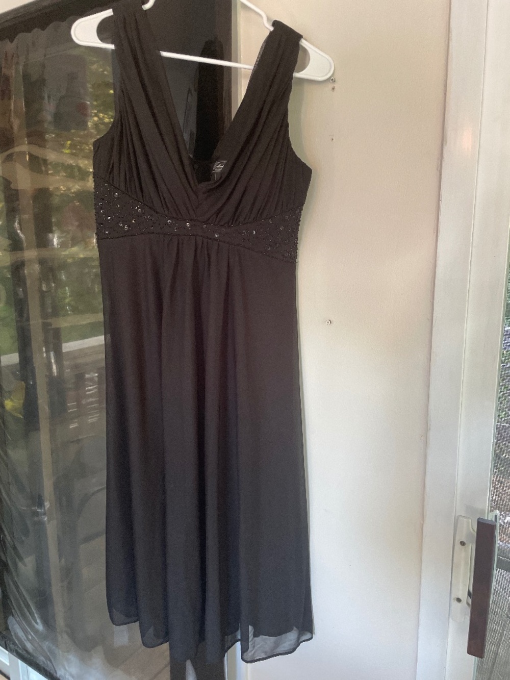 Beautiful stunning cocktail/ wedding guest dress